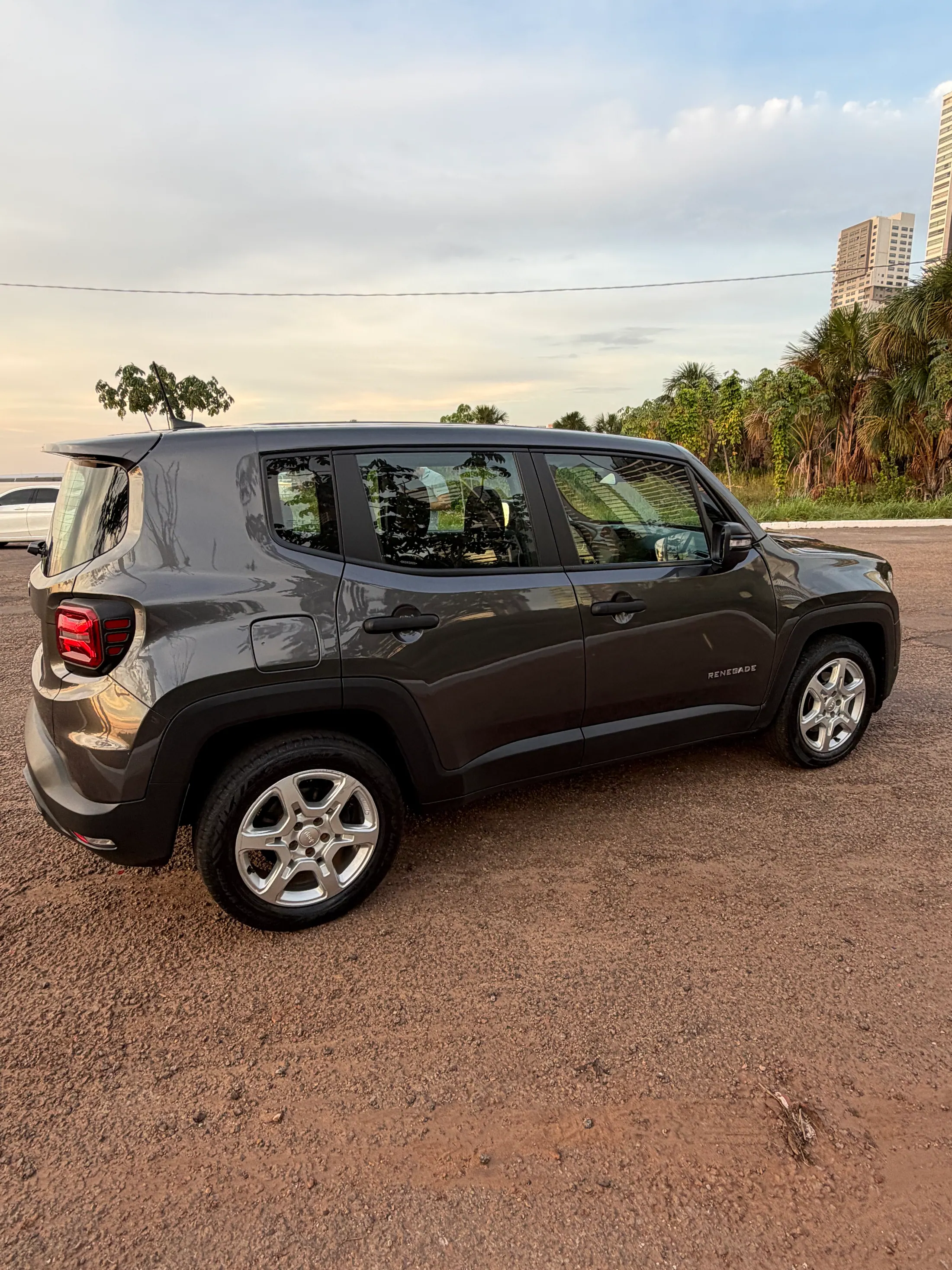 Jeep Renegade Sport T270, foto 4 de 5